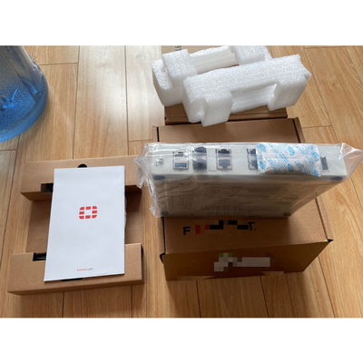 FG-81F 8 x GE RJ45 ポート 2 x RJ45/SFP 共有メディア WAN ポート 128GB SSD コンパクトデザイン
