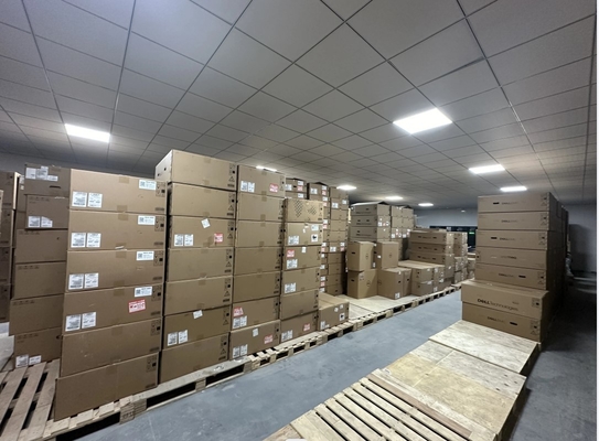 Dell PowerEdge T550 Intel Xeon 塔サーバー 2.1GHz ラックサーバー 配送準備中
